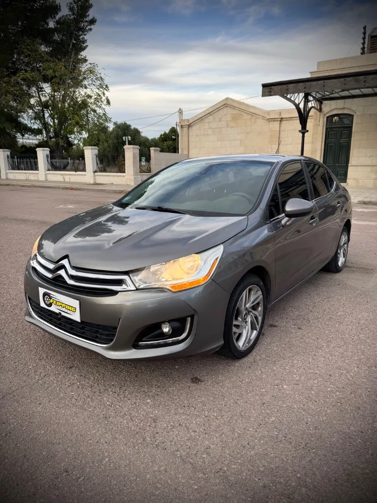 Citroën C4 Lounge — foto 8