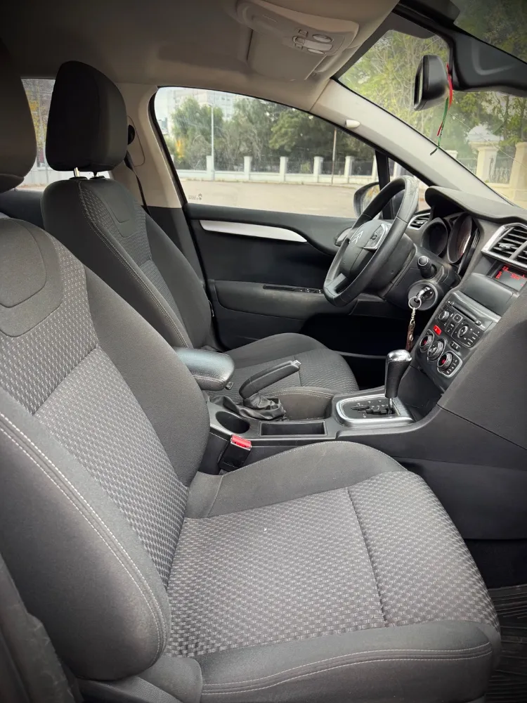 Citroën C4 Lounge — foto 9