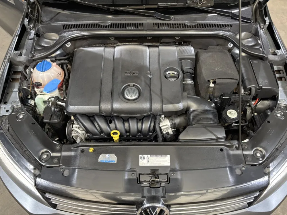 Volkswagen Vento 2.5 Luxury AT — foto 7