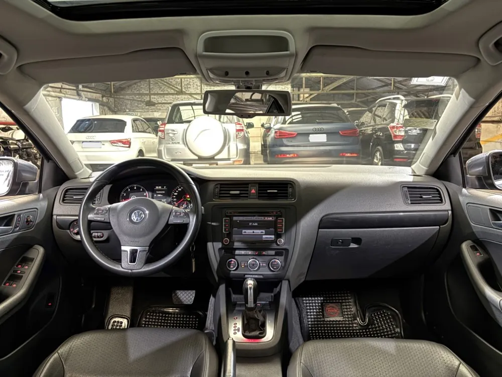 Volkswagen Vento 2.5 Luxury AT — foto 8