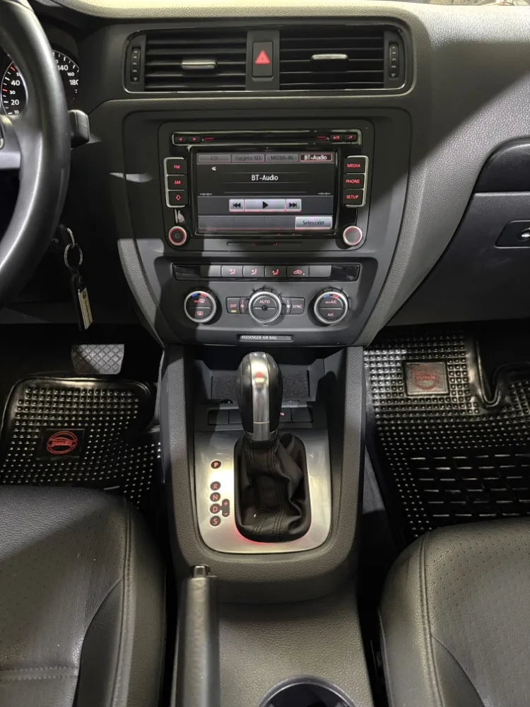 Volkswagen Vento 2.5 Luxury AT — foto 9
