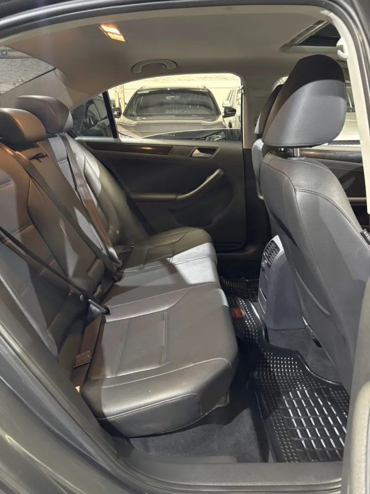 Volkswagen Vento 2.5 Luxury AT — foto 15