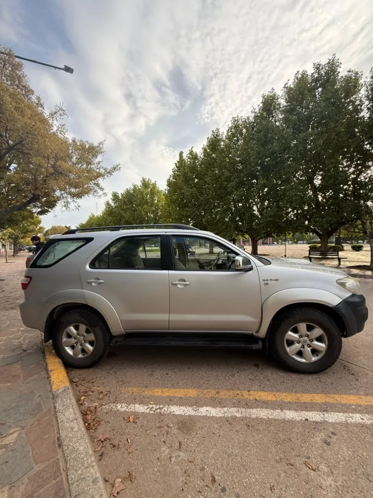 Toyota SW4 SRV 4x4 AT — foto 2