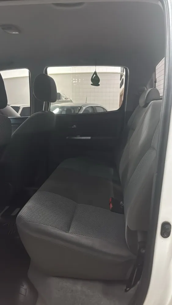 Toyota Hilux SRV — foto 5
