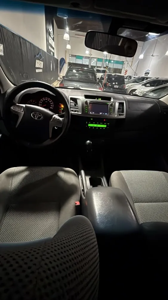Toyota Hilux SRV — foto 6