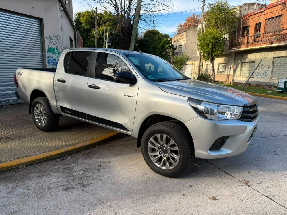 Toyota Hilux 4X4 DC DX 2.4L TDI 6 MT — foto 8