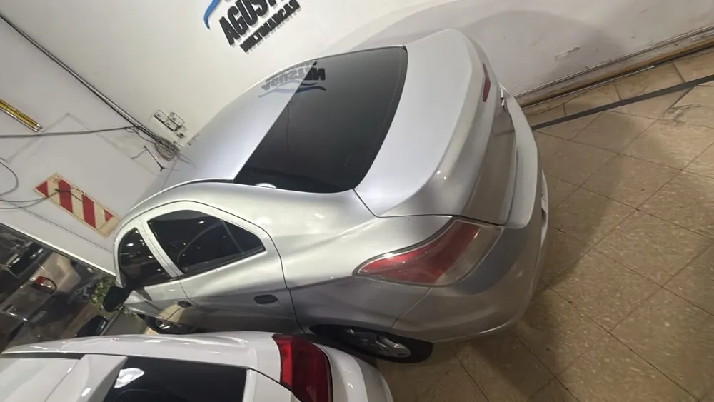 Chevrolet Onix Joy + — foto 3