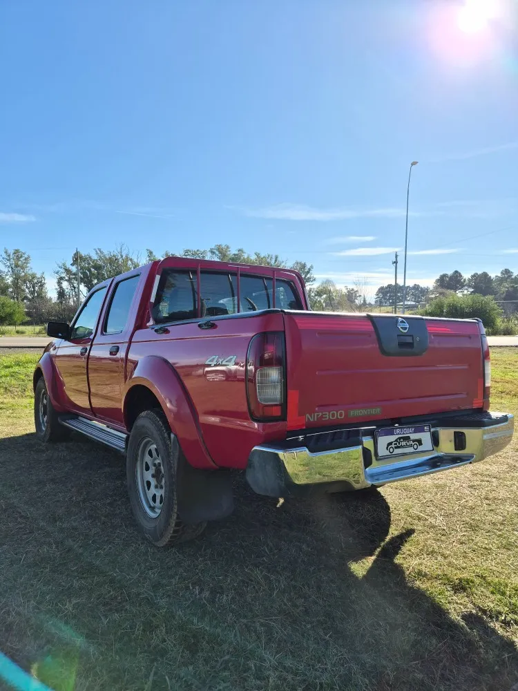 Nissan Frontier 4X4 — foto 2