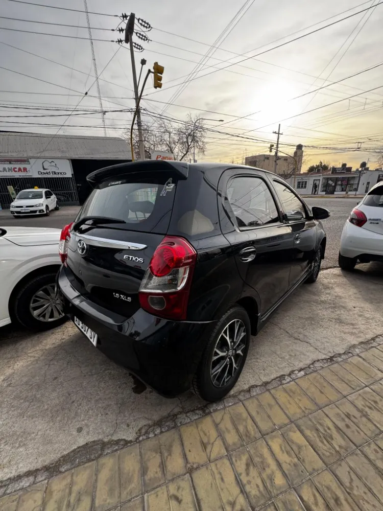 Toyota Etios XLS L/18 — foto 2