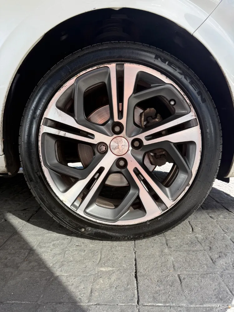 Peugeot 208 Gt 1.6 thp — foto 12