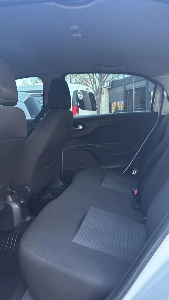 Peugeot 301 Allure — foto 6