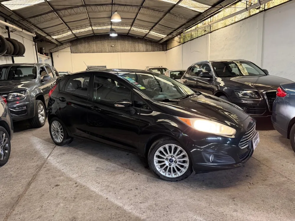 Ford Fiesta Kinetic 1.6 Se Plus Powershift 120cv — foto 3