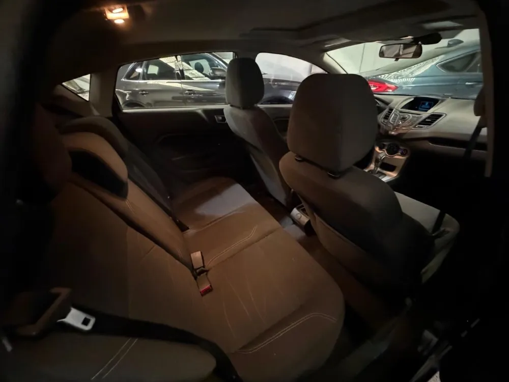 Ford Fiesta Kinetic 1.6 Se Plus Powershift 120cv — foto 10