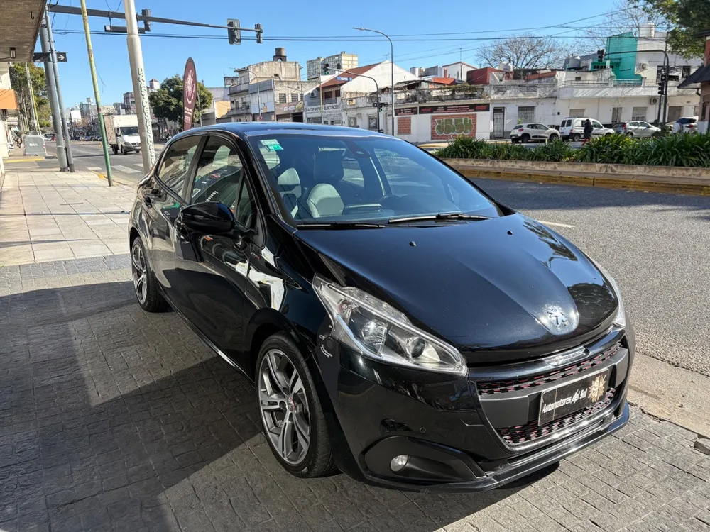 Peugeot 208 GT 1.6 Thp — foto 3