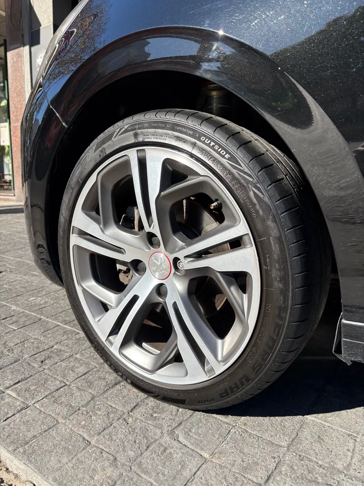 Peugeot 208 GT 1.6 Thp — foto 15