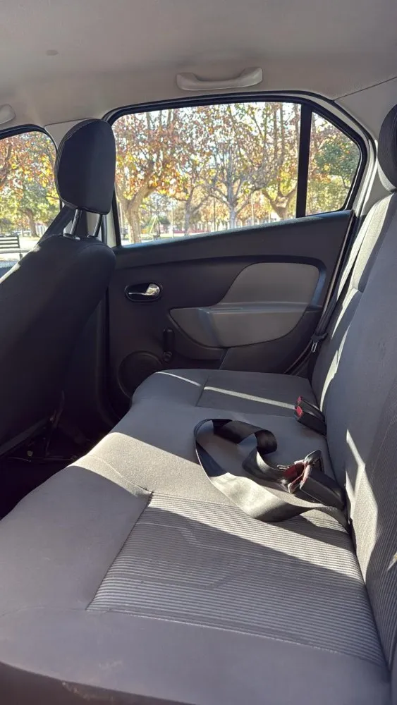 Renault Logan 1.6 — foto 6