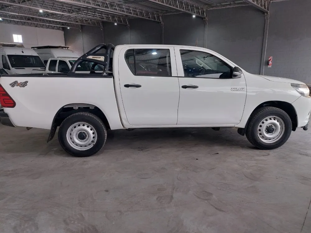 Toyota HILUX DX 4X4 MT — foto 7