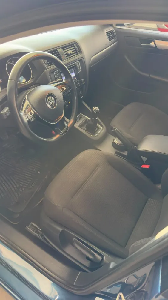 Volkswagen VENTO ADVANCE 2.0 MT — foto 3