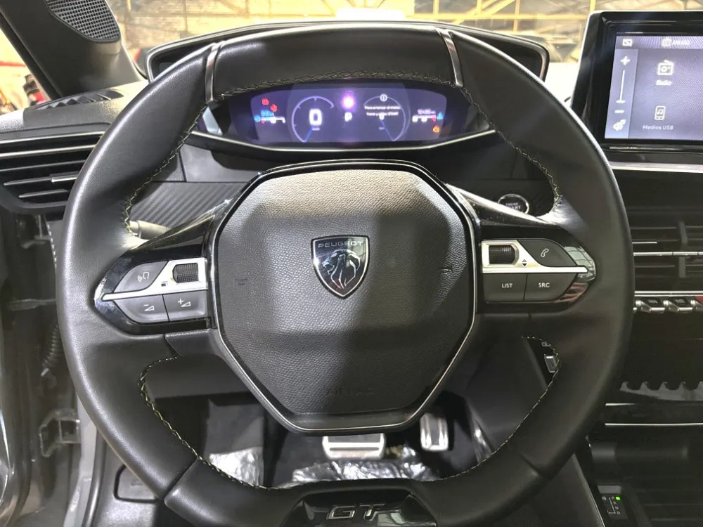 Peugeot 208 GT T200 AM25.5 CVT — foto 11