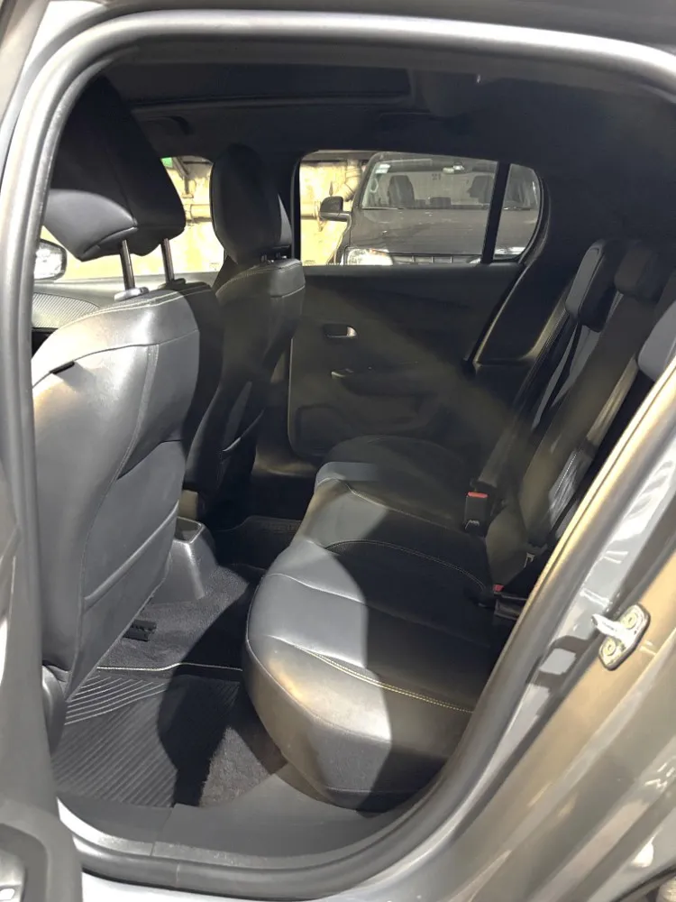 Peugeot 208 GT T200 AM25.5 CVT — foto 13