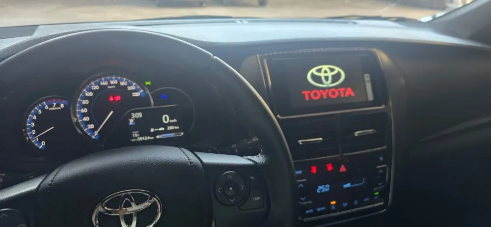 Toyota YARIS S 1.5 CVT — foto 4