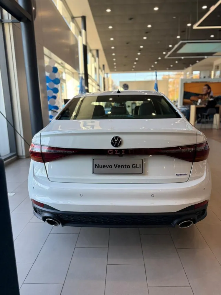 Volkswagen Vento GLI — foto 2