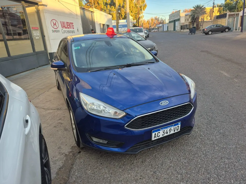 Ford Focus S — foto 7