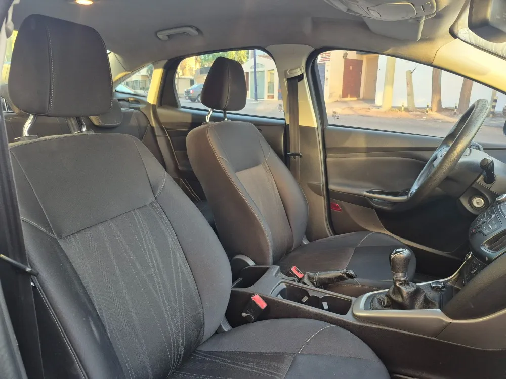 Ford Focus S — foto 9