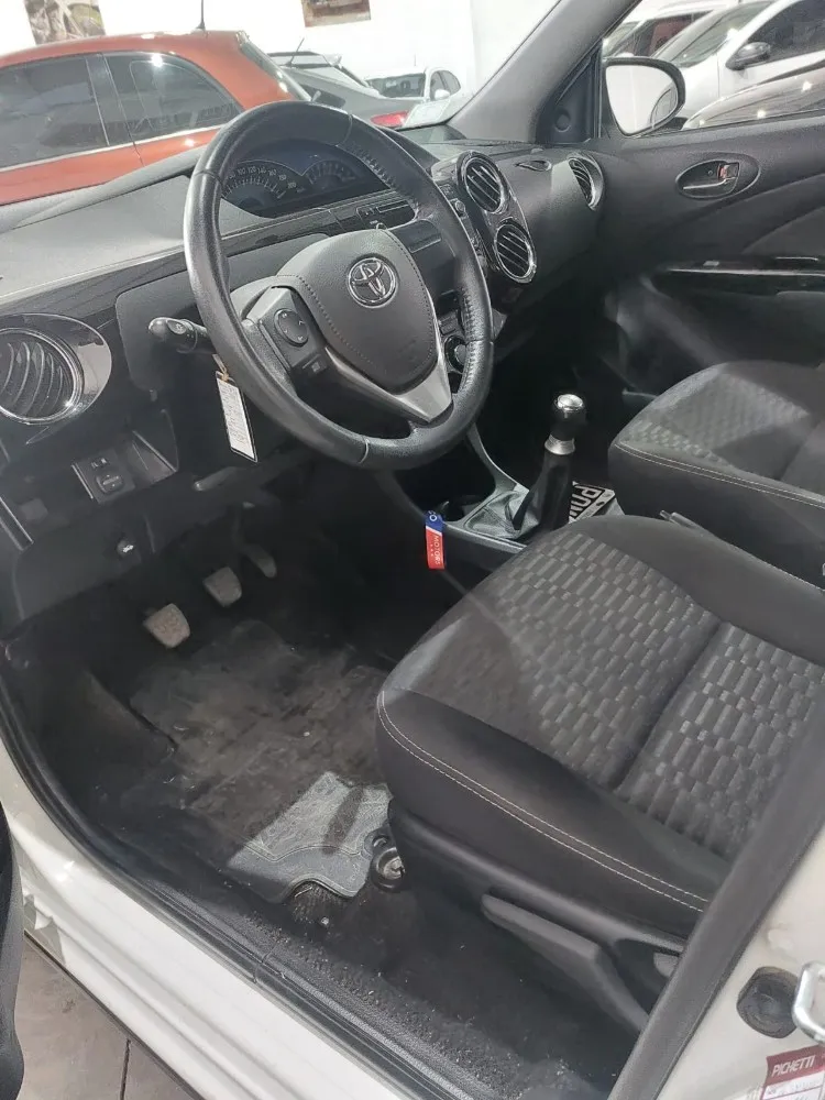 Toyota ETIOS CROSS  — foto 2