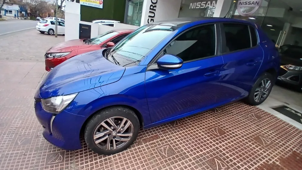 Peugeot 208 Allure — foto 8