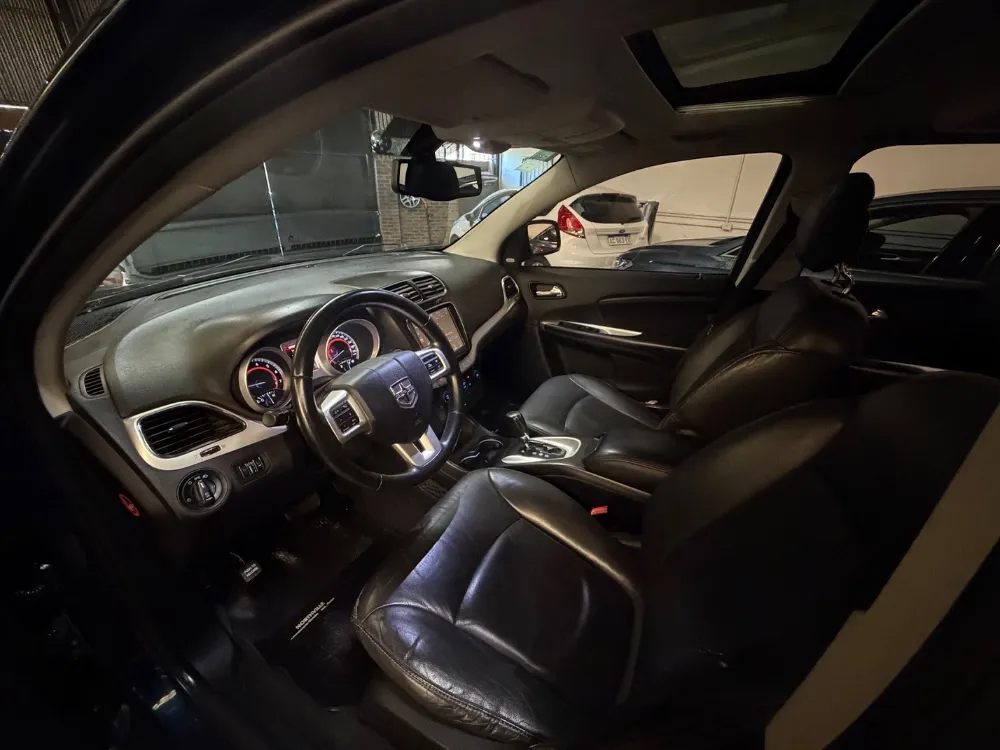 Dodge Journey SXT — foto 14
