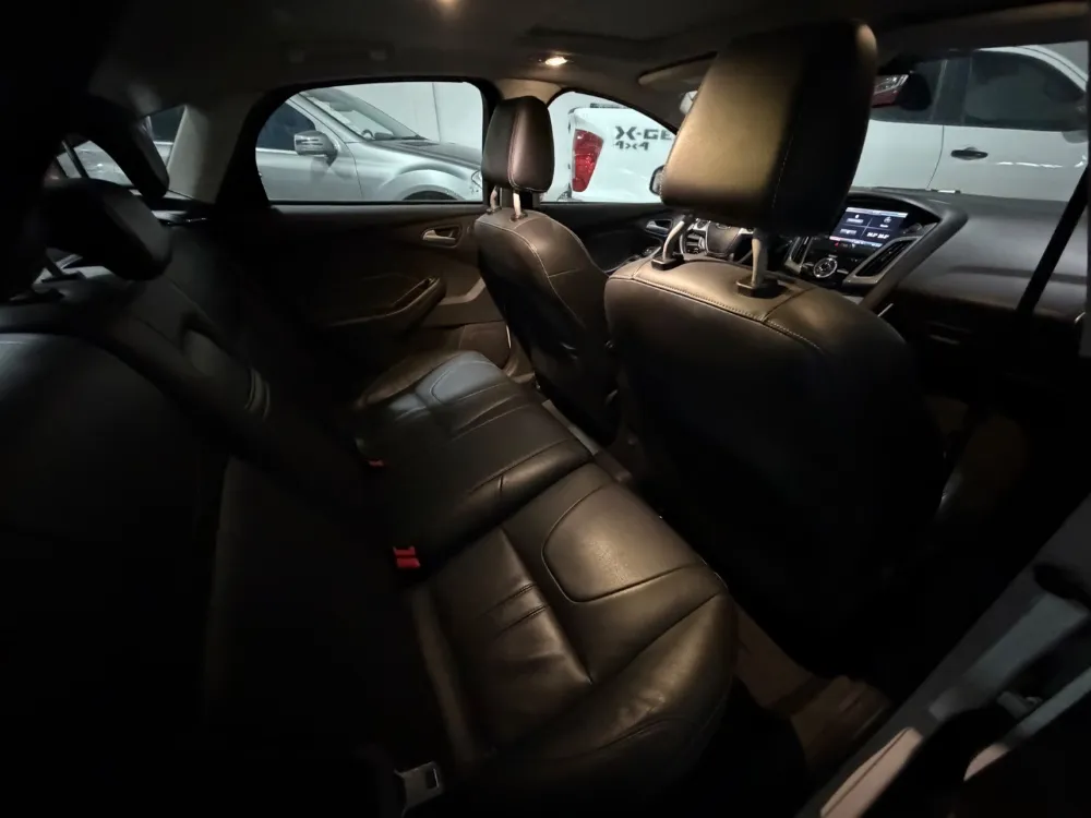 Ford Focus TITANIUM 2.0 AT — foto 7