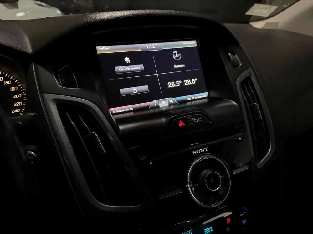 Ford Focus TITANIUM 2.0 AT — foto 9