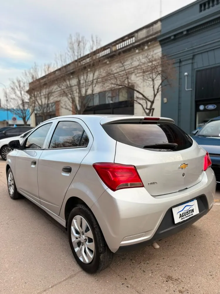 Chevrolet Onix LT — foto 6