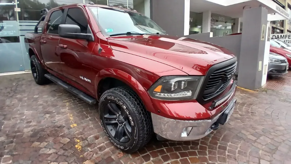 Dodge Ram Laramie 4x4  — foto 4