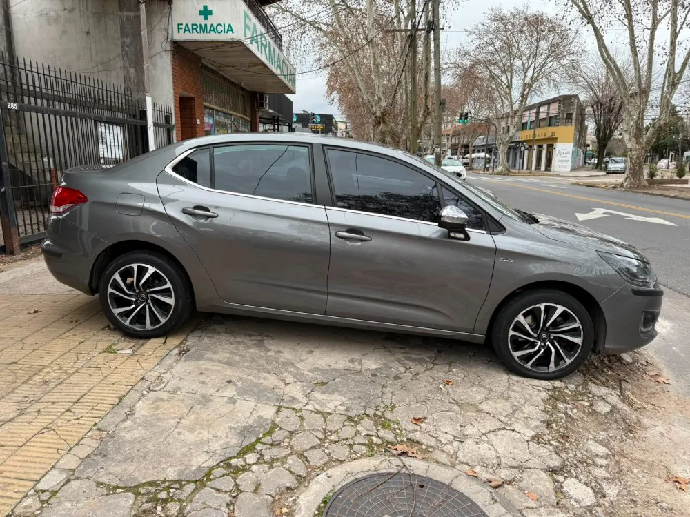 Citroën C4  LOUNGE THP 165 MT6 S EDITION — foto 6