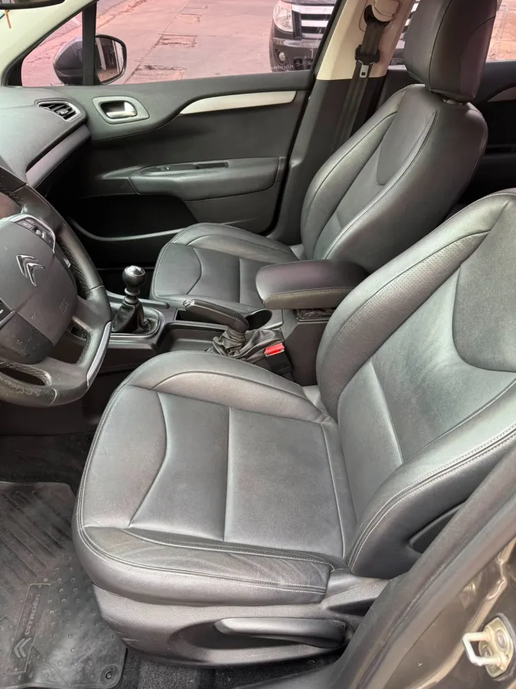 Citroën C4 LOUNGE HDI 115 MT6 FEEL PACK AM19.5 — foto 8