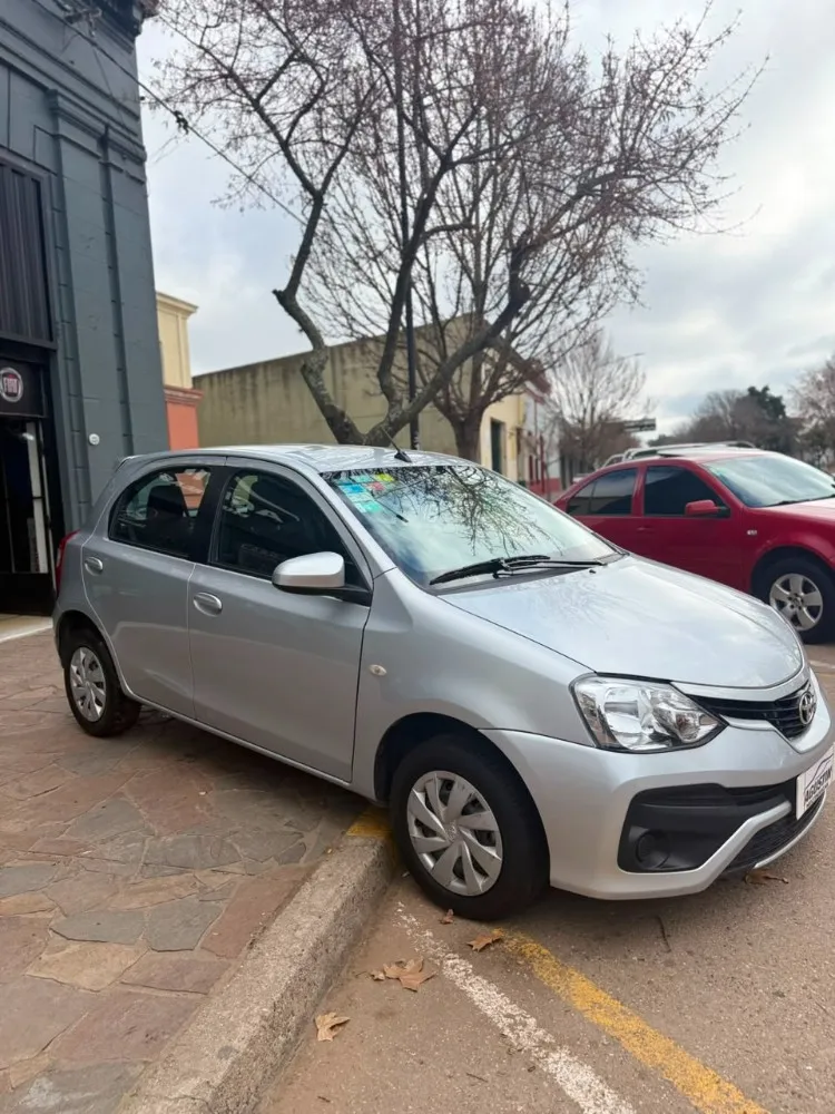 Toyota Etios XLS — foto 2
