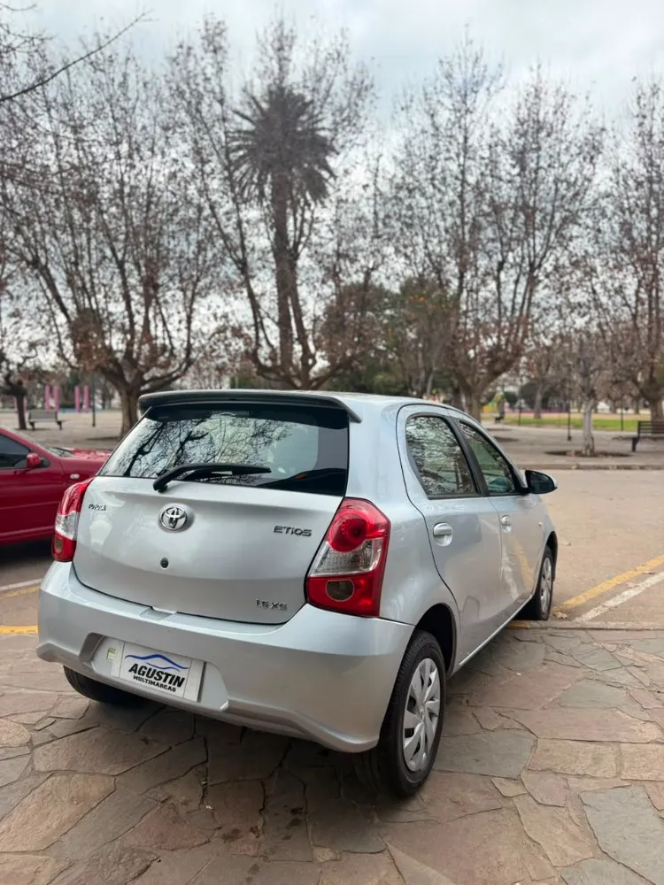 Toyota Etios XLS — foto 6