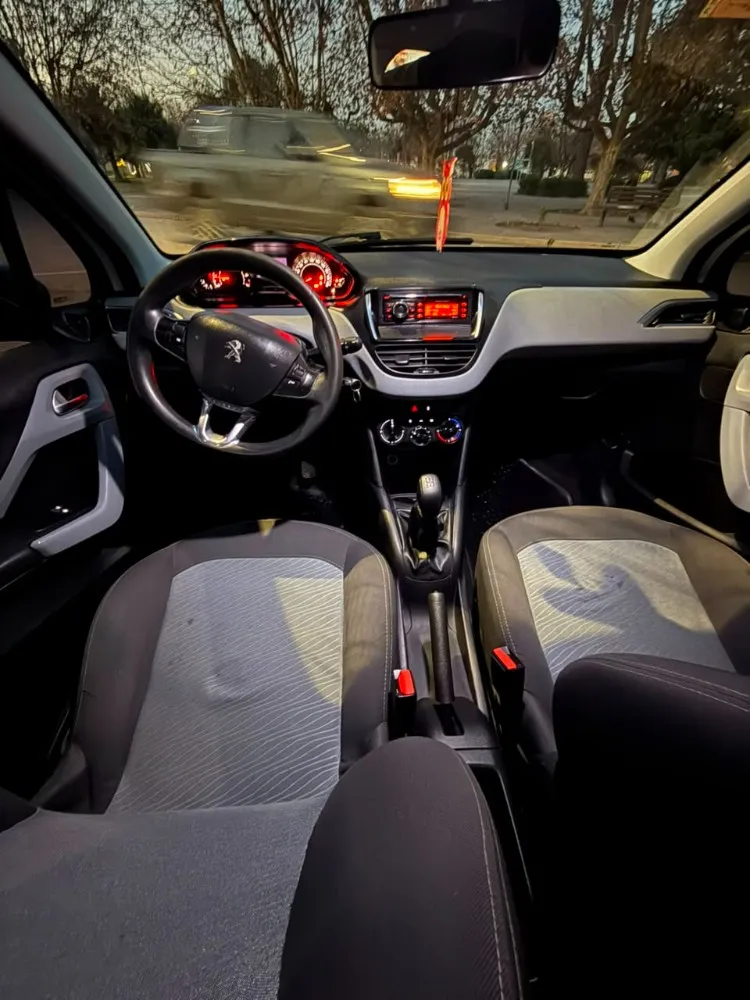 Peugeot 208 ACTIVE — foto 2