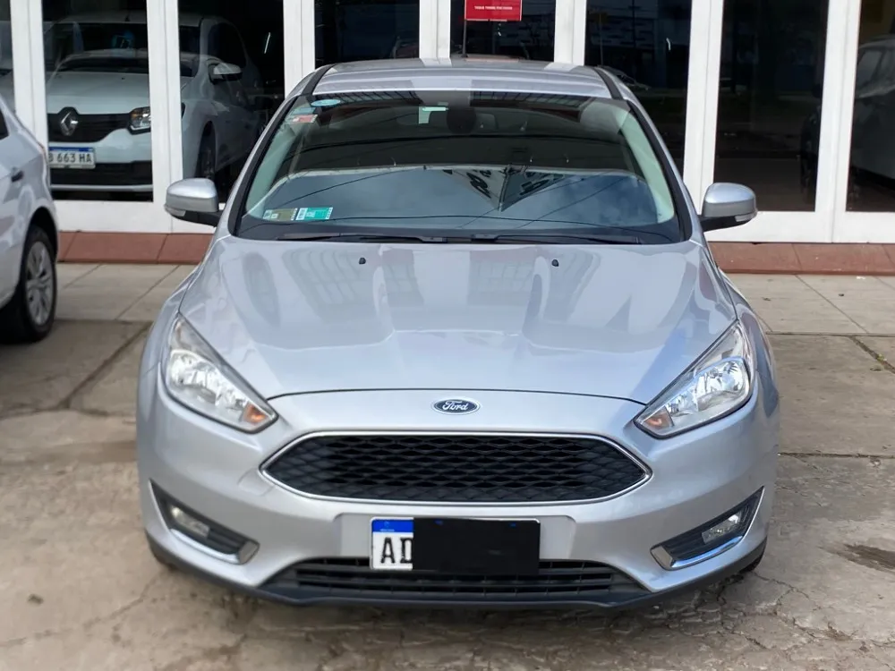 Ford FOCUS L/16 2.0 5P SE AUT — foto 2