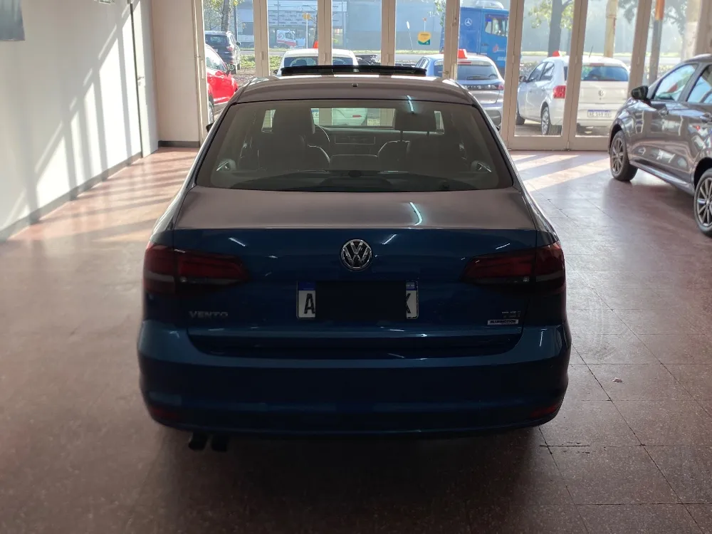 Volkswagen VENTO 1.4 TSI MB TECH HIGHLINJE DSG — foto 4
