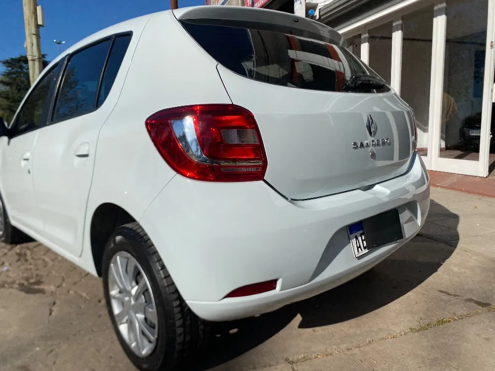 Renault SANDERO II 1.6 8V DYNAMIQUE — foto 3