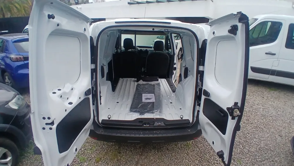 Renault KANGOO Furgon 1,6 Conf 2 1plc A/c Dh — foto 6