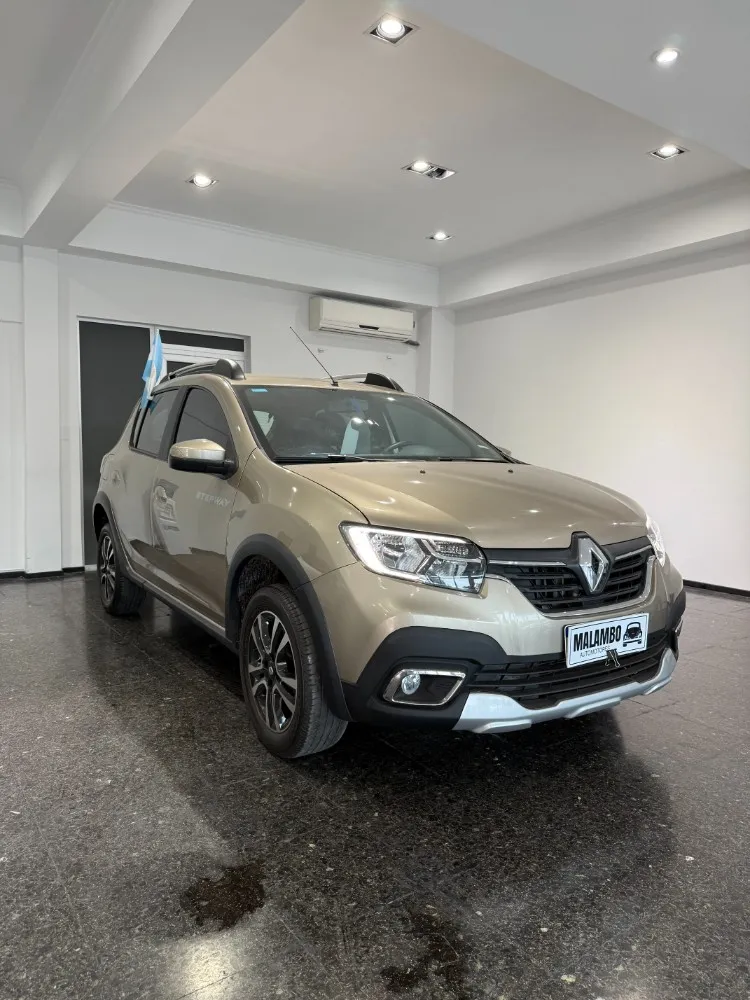 Renault SANDERO STEPWAY 1.6 Dynamique 105 CV — foto 2