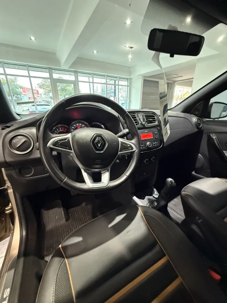 Renault SANDERO STEPWAY 1.6 Dynamique 105 CV — foto 6