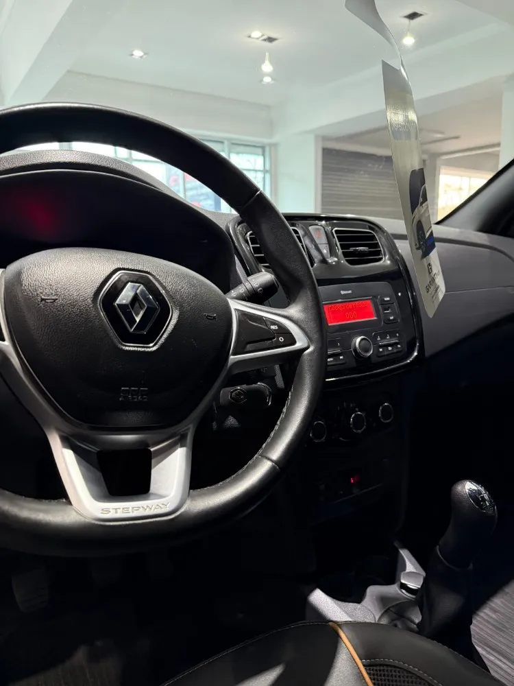 Renault SANDERO STEPWAY 1.6 Dynamique 105 CV — foto 11