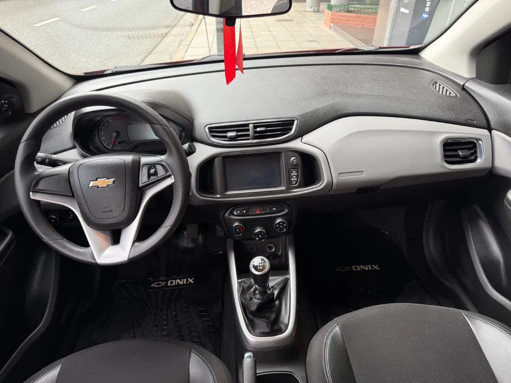 Chevrolet Onix LT — foto 10