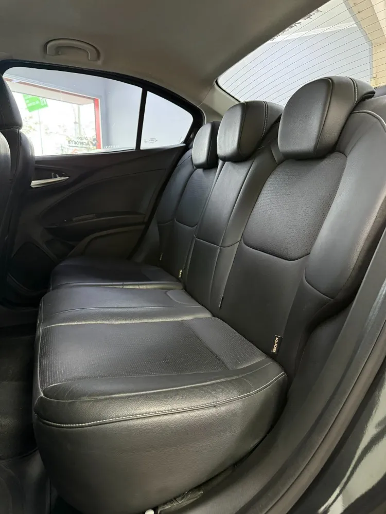 Fiat Cronos 1.8 16v Precision — foto 5