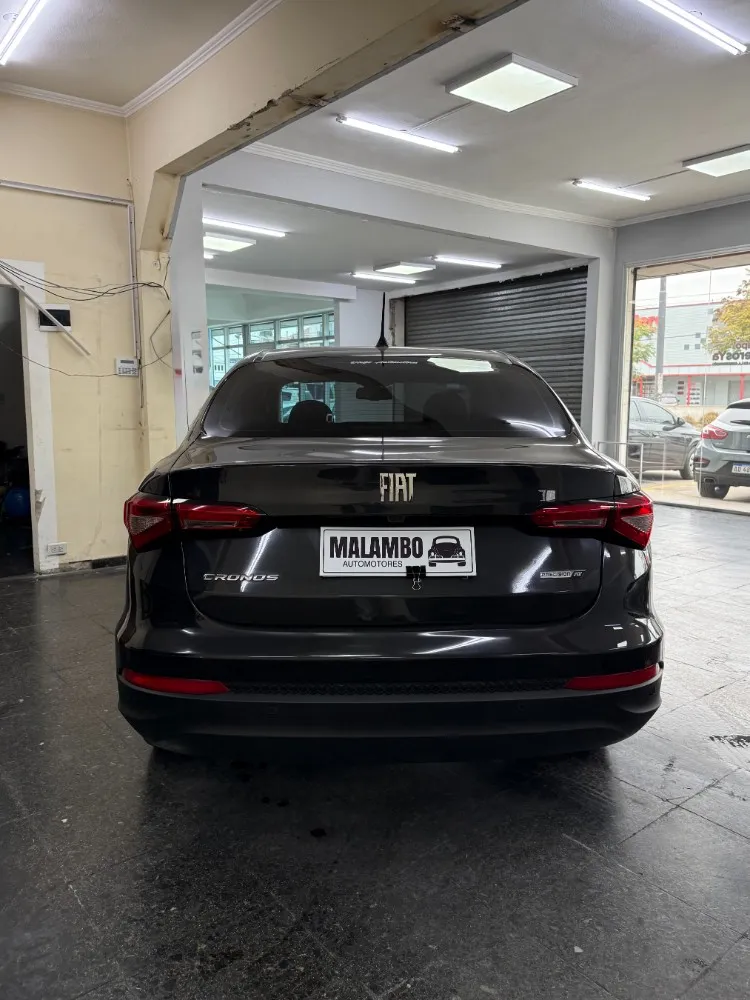 Fiat Cronos 1.8 16v Precision — foto 10